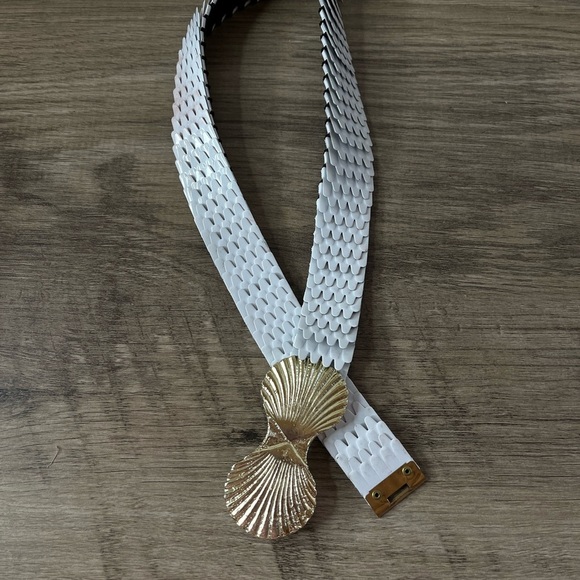 Vintage White Dragon Scale Metal Stretch Belt Gold Shell Buckle - Picture 8 of 9